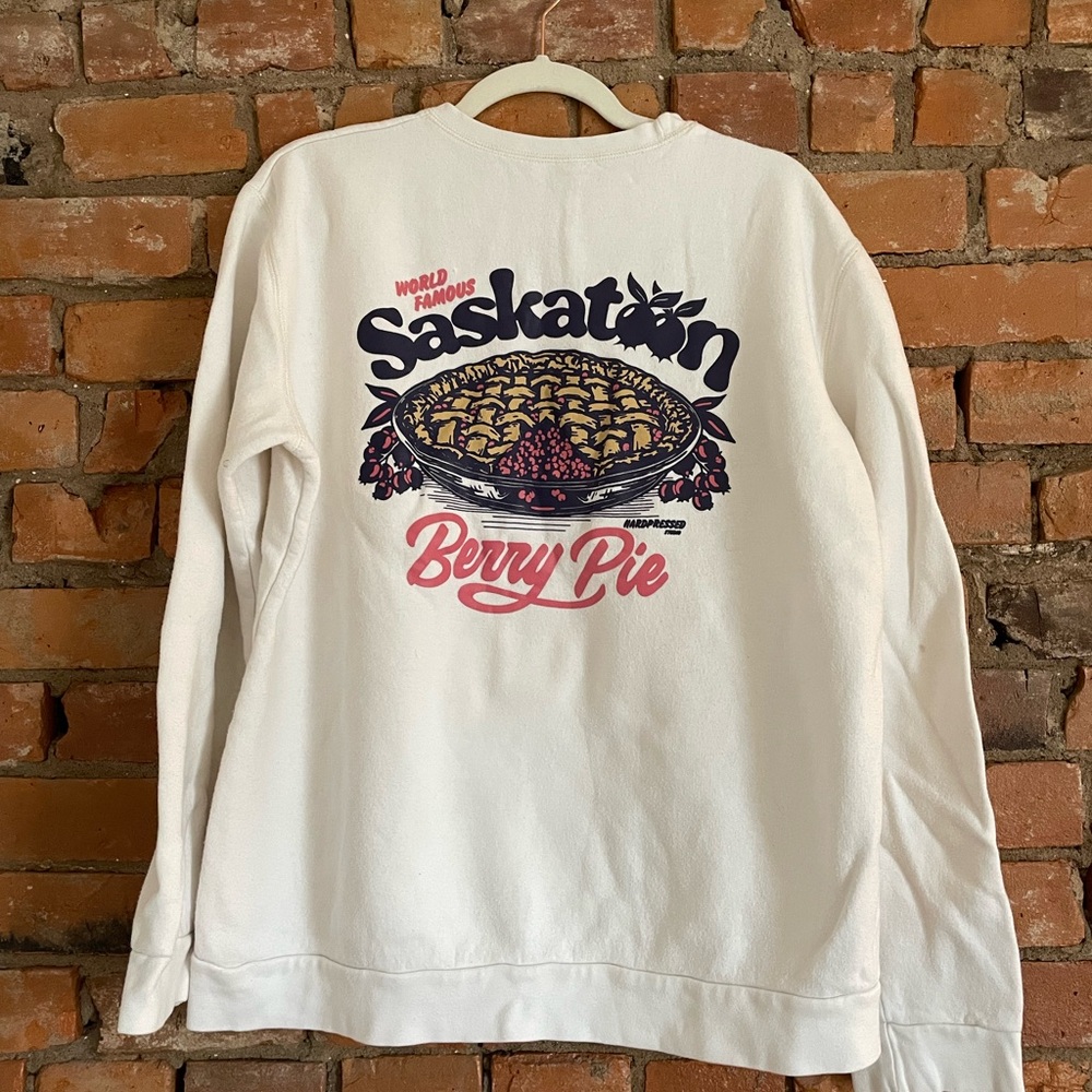 🎂 🌷 3/$30 🎉 🌟 Hardpressed Saskatoon Berry Pie Sweatshirt